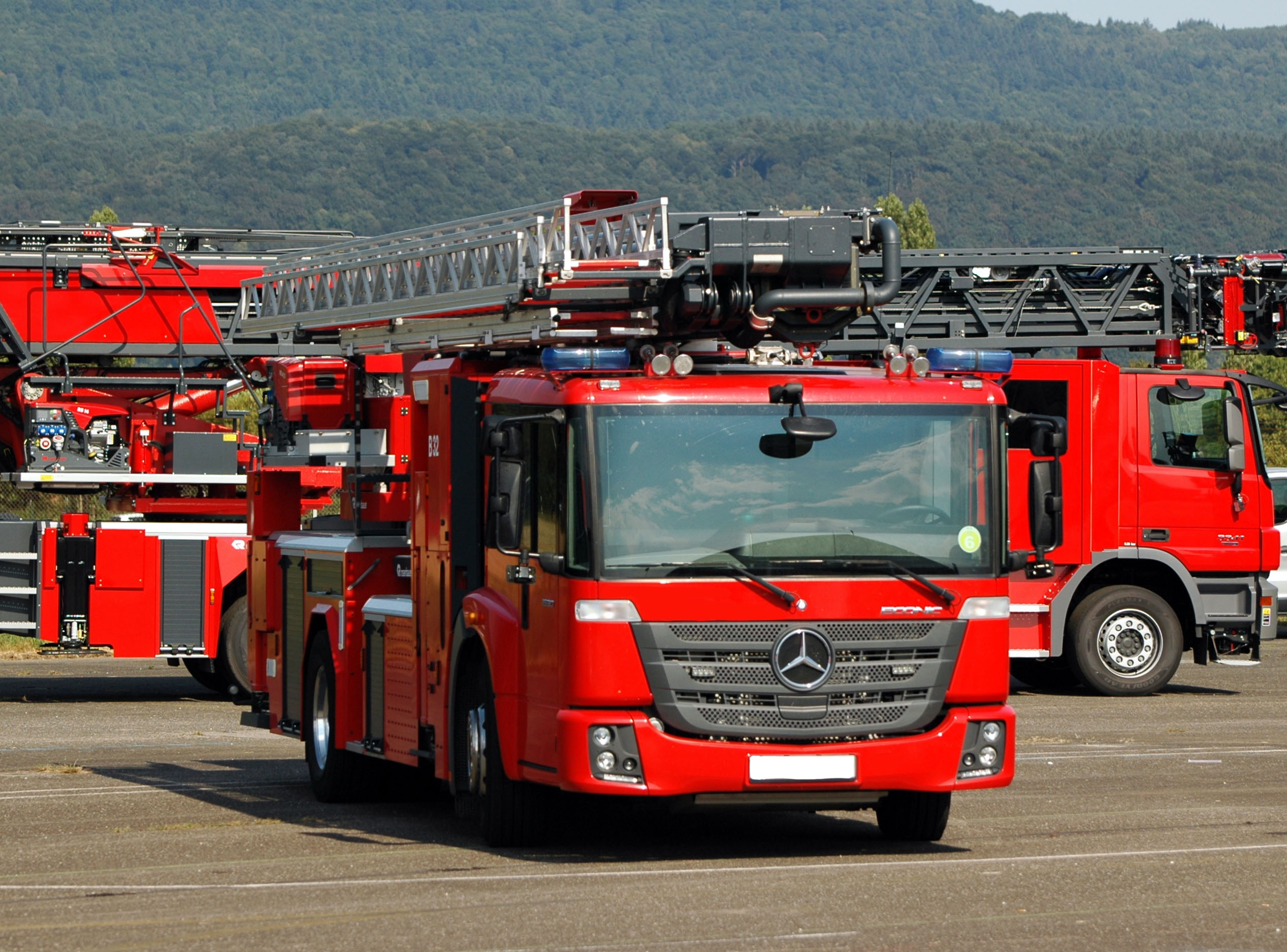 heidelberg-airfield-mercedes-benz-econic-rosenbauer-ka-hh-289-2018-07-20-17-34-56